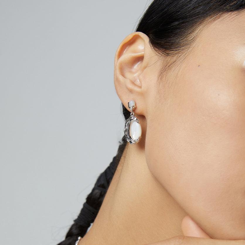 Vintage Elegant Natural Mother of Pearl Earrings