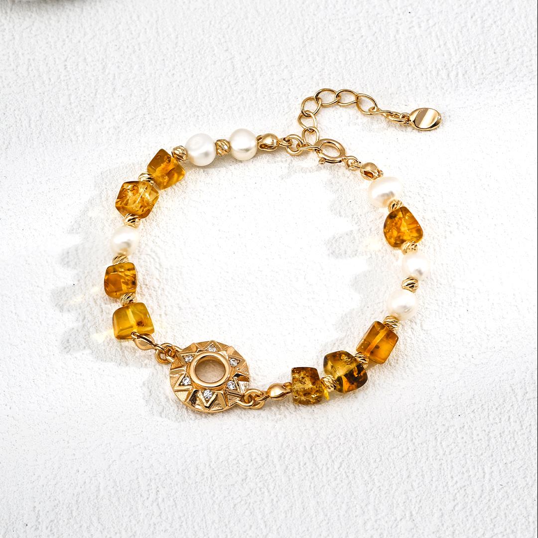 Natural pearl, zircon, and amber bracelet