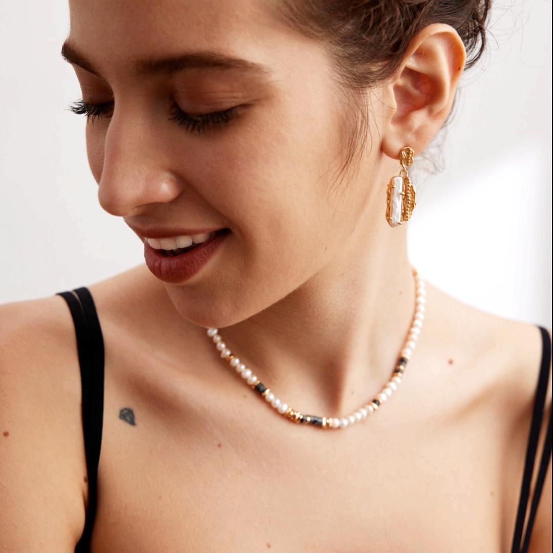 Drifting Clouds- Sterling Silver Natural Pearl Earrings 